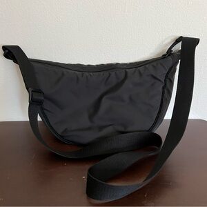 Uniqulo Round Mini Shoulder Bag in Black